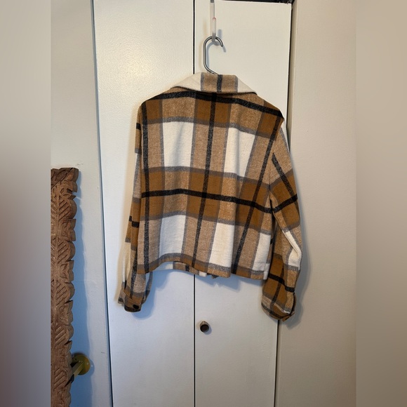 Yeokou Cropped Flannel Plaid Shacket - Women Large - Picture 5 of 6